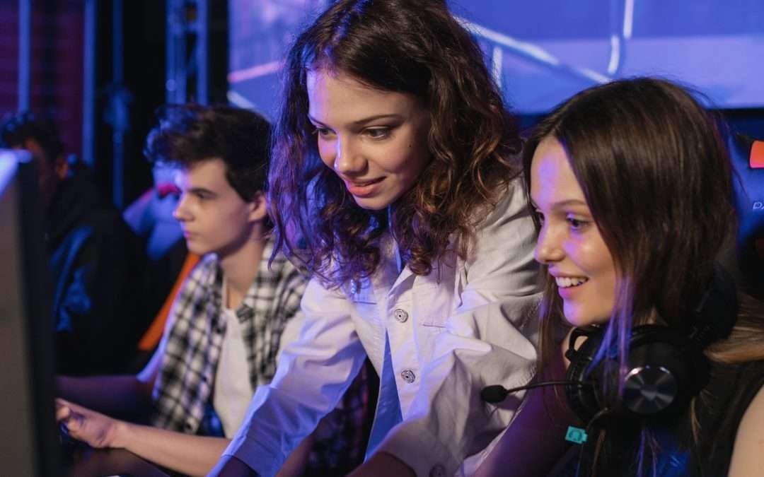 Girl Gamers’ Top PCs: Get Ready to Play!