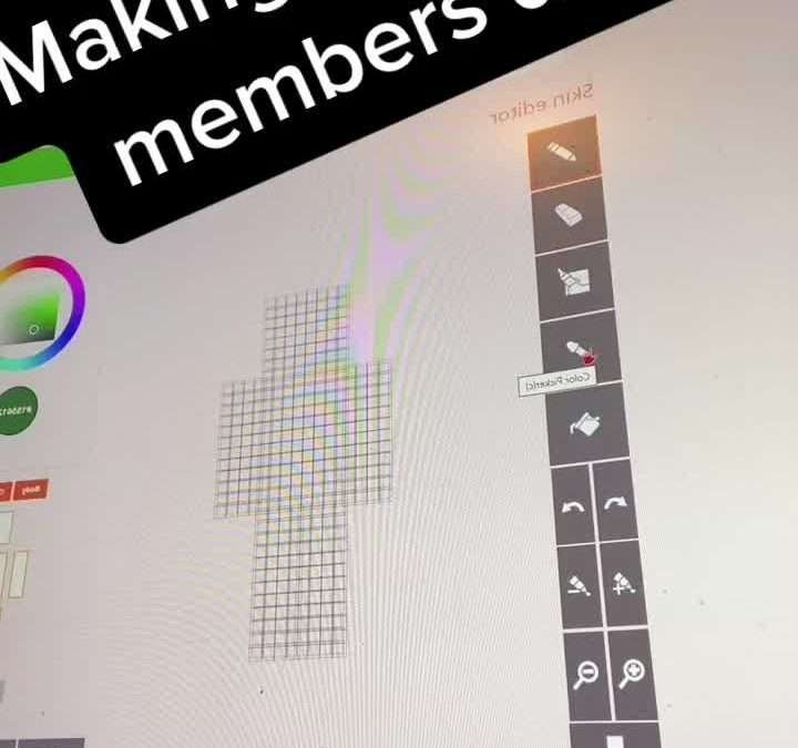 @minecraftskineditor Suggestions down below or I can make u a custom one in dms!…