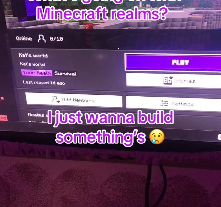 @itsvbaby6223 Minecraft don’t play with me @Minecraft  I wanna work on my builds…